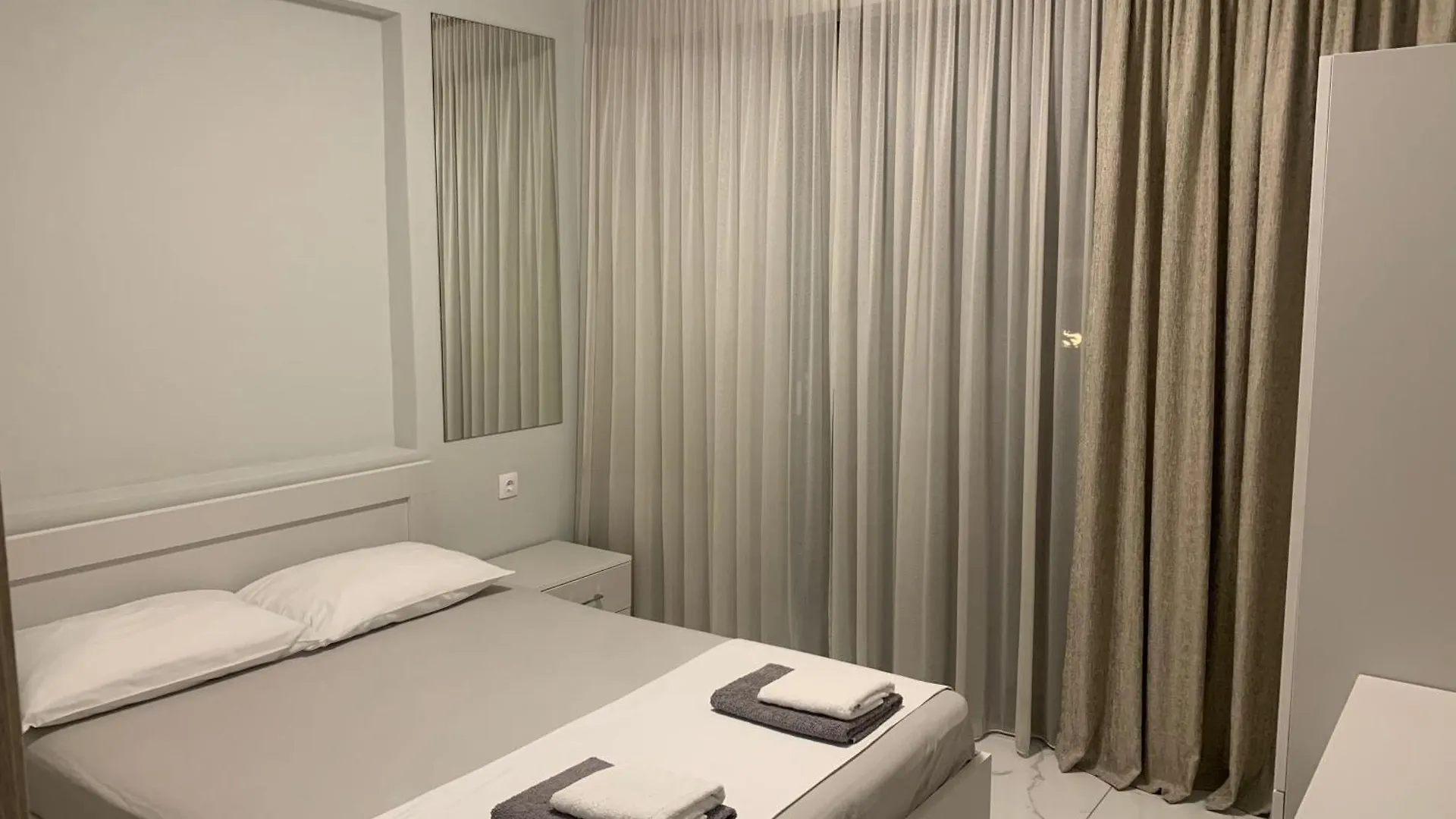 Platinum Apartment With Pool Kallithea  Grèce