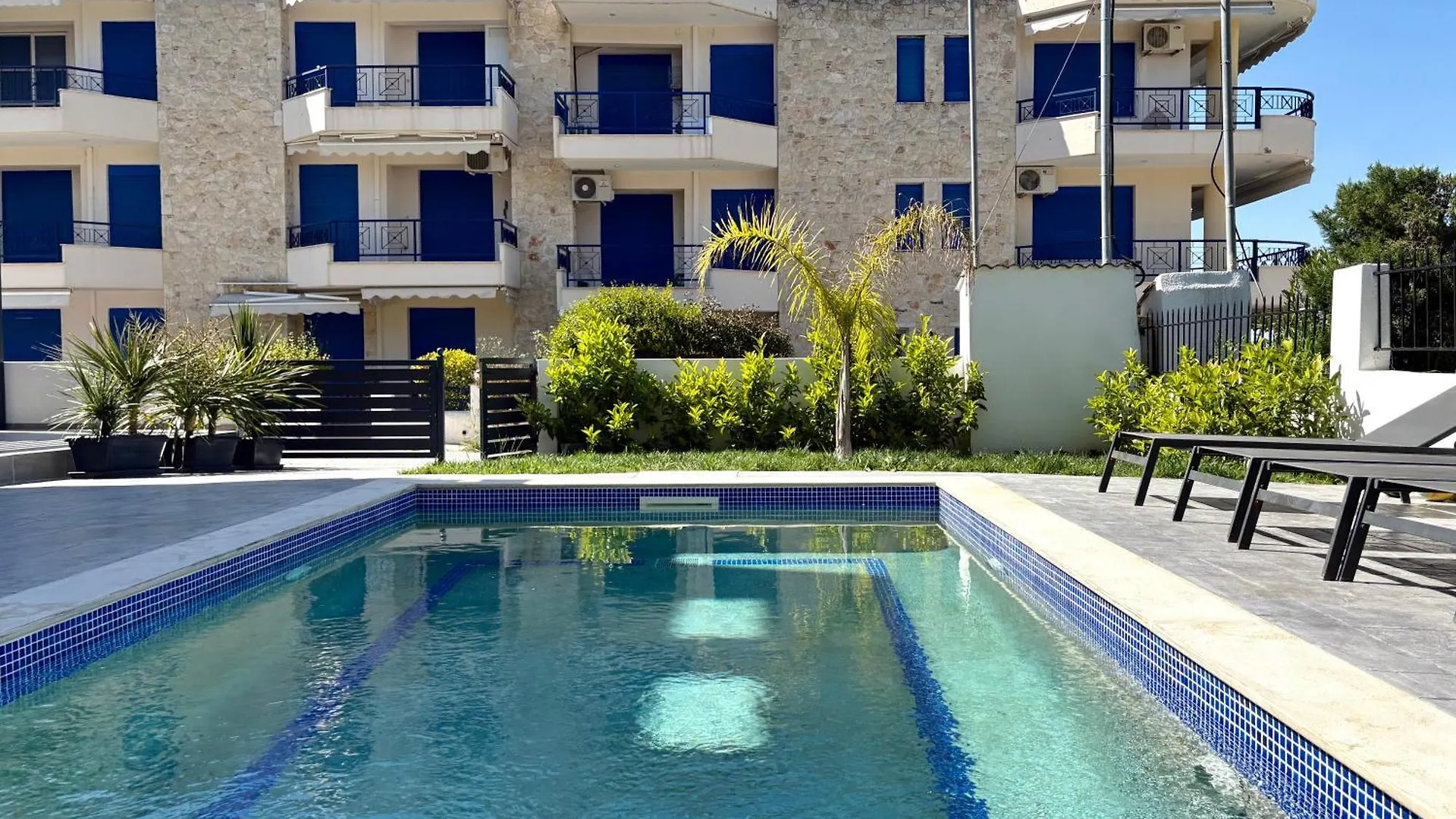Platinum Apartment With Pool Kallithea  Grèce